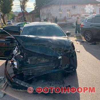 У Кропивницькому іномарка в'їхала в приватний будинок (ФОТО)